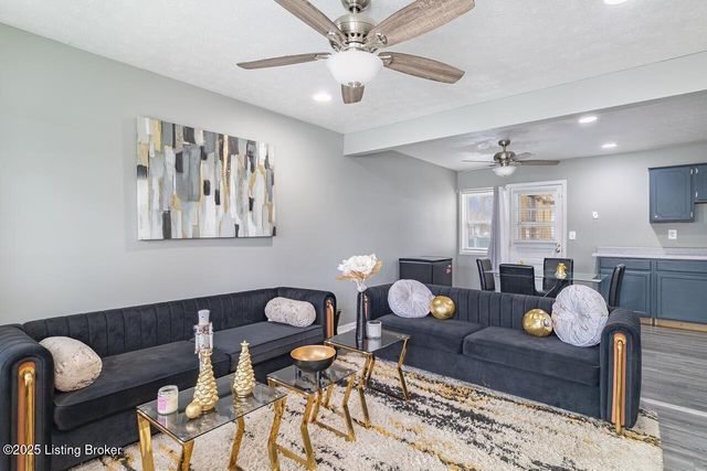 1030 Meadow Hill Rd, Louisville, KY 40219