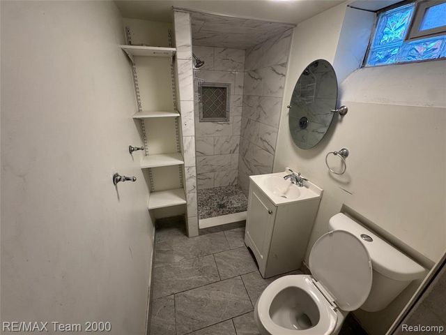 8401 Nightingale Street, Dearborn Heights, MI 48127