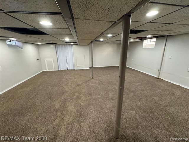 8401 Nightingale Street, Dearborn Heights, MI 48127