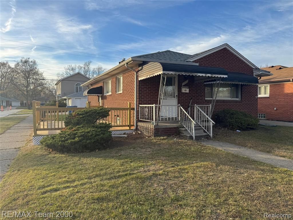 8401 Nightingale Street, Dearborn Heights, MI 48127