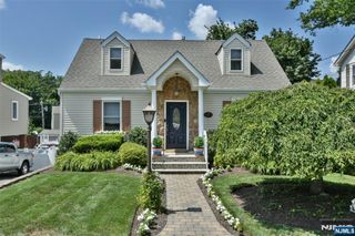 15 Pleasant Avenue, Midland Park, NJ 07432