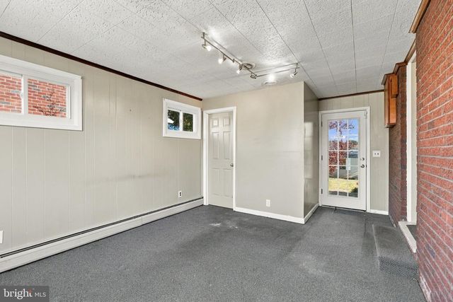 120 S POPLAR ST, Gibbstown, NJ 08027
