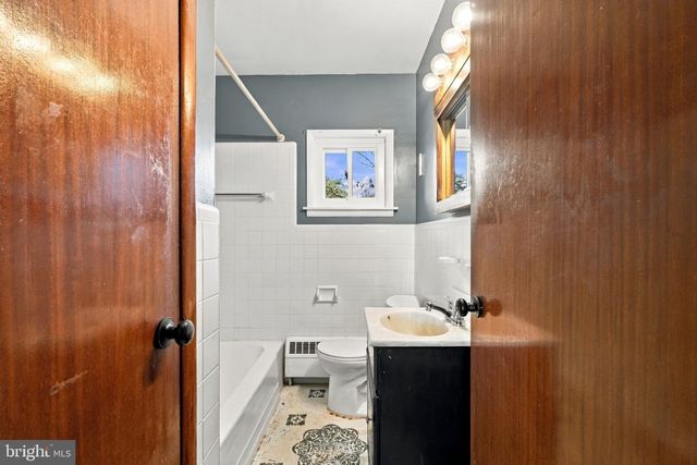 120 S POPLAR ST, Gibbstown, NJ 08027