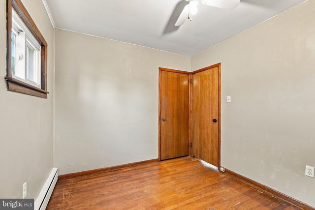 120 S POPLAR ST, Gibbstown, NJ 08027