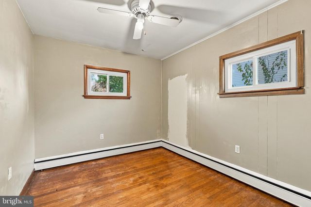 120 S POPLAR ST, Gibbstown, NJ 08027