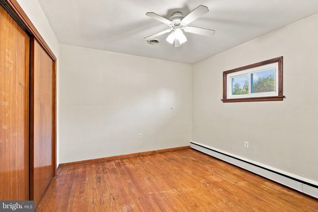 120 S POPLAR ST, Gibbstown, NJ 08027