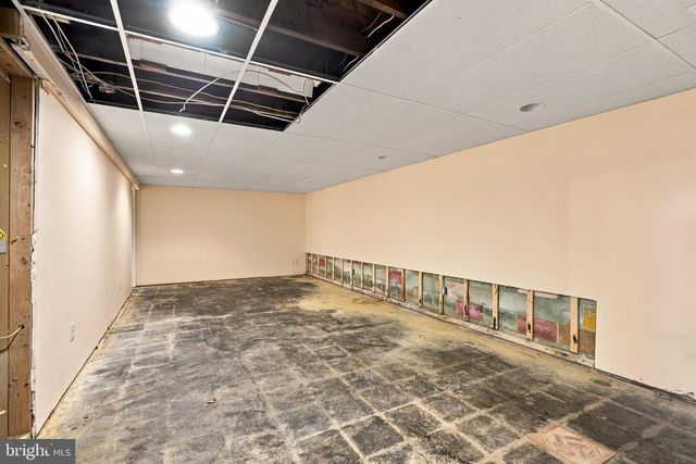 120 S POPLAR ST, Gibbstown, NJ 08027