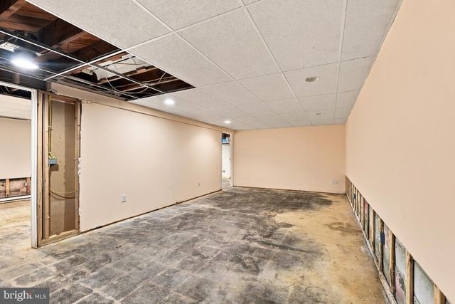 120 S POPLAR ST, Gibbstown, NJ 08027
