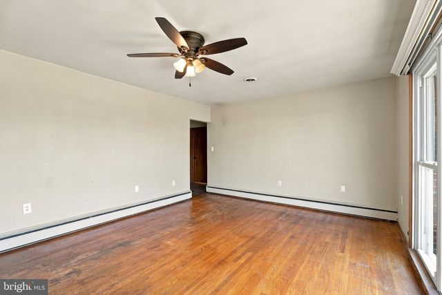 120 S POPLAR ST, Gibbstown, NJ 08027