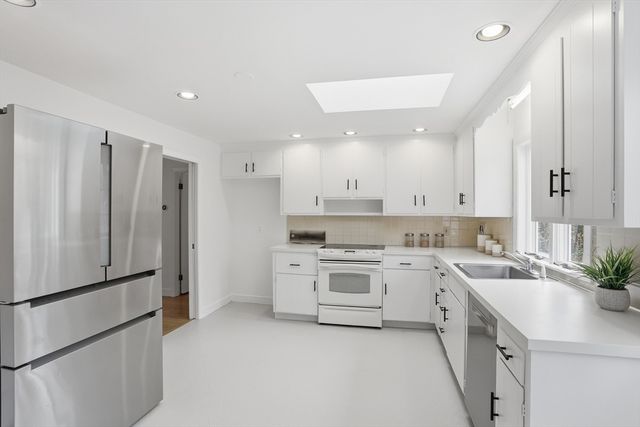 282 Autumn Lane, Carlisle, MA 01741