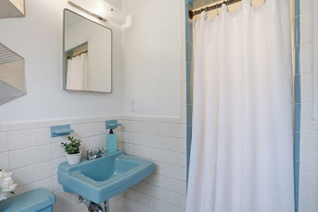 282 Autumn Lane, Carlisle, MA 01741