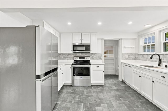 140 Myrtle Avenue, Warwick, RI 02886