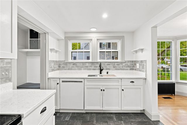 140 Myrtle Avenue, Warwick, RI 02886