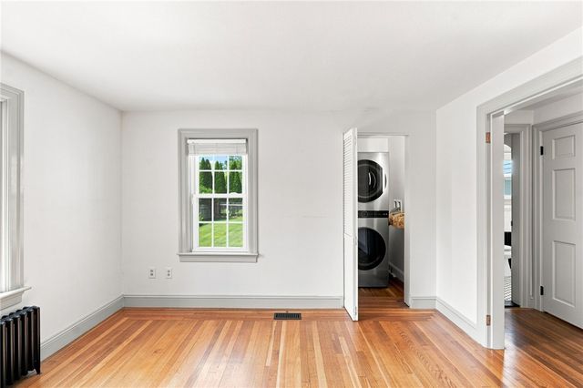 140 Myrtle Avenue, Warwick, RI 02886