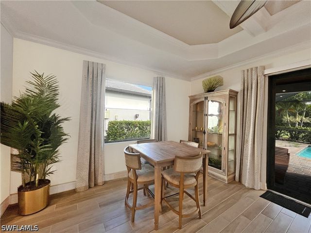 1975 Mustique ST, Naples, FL 34120