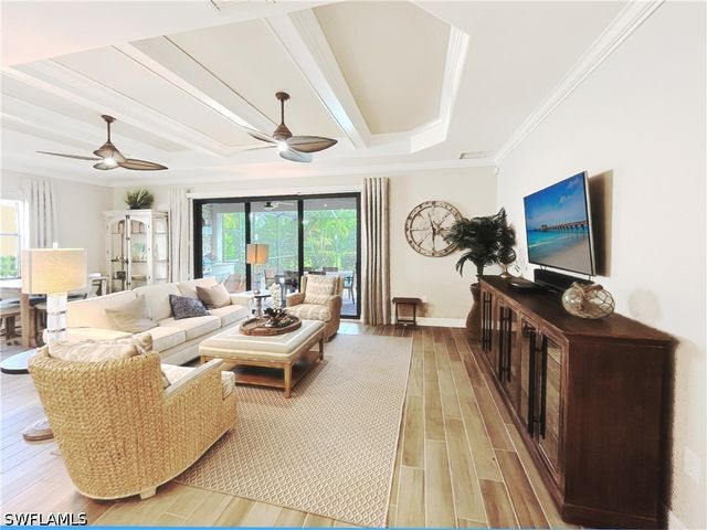 1975 Mustique ST, Naples, FL 34120
