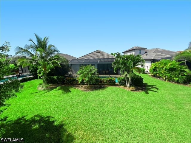 1975 Mustique ST, Naples, FL 34120