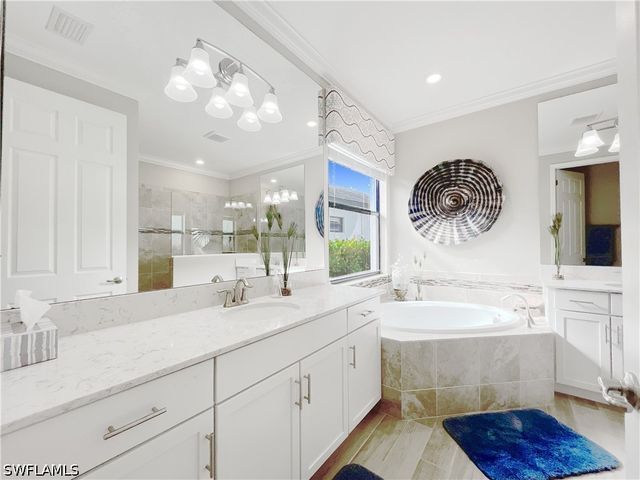 1975 Mustique ST, Naples, FL 34120