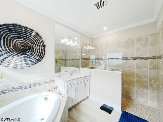 1975 Mustique ST, Naples, FL 34120