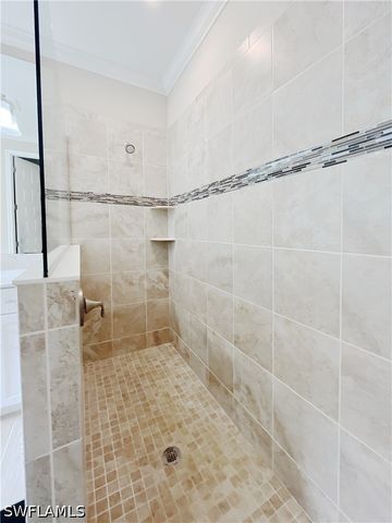1975 Mustique ST, Naples, FL 34120