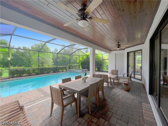 1975 Mustique ST, Naples, FL 34120