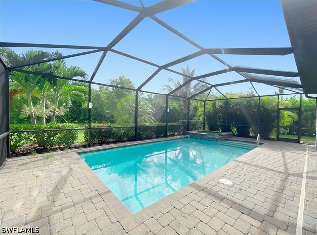 1975 Mustique ST, Naples, FL 34120