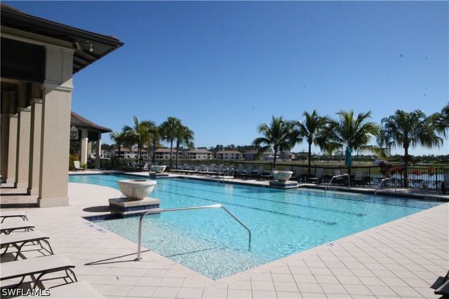 1975 Mustique ST, Naples, FL 34120