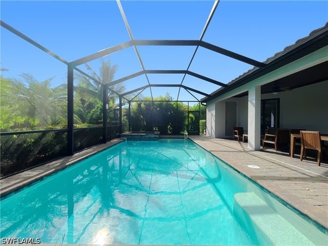 1975 Mustique ST, Naples, FL 34120