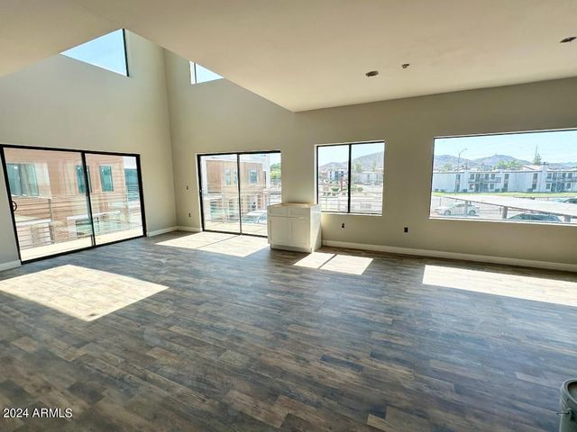 11830 N 28th Drive, Phoenix, AZ 85029