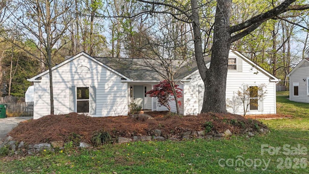 7308 Walterboro Road, Charlotte, NC 28227