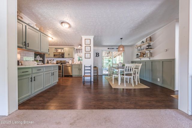 380 N Cave Springs Rd, Mcdaniels, KY 40152