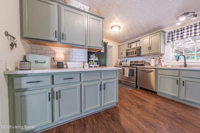 380 N Cave Springs Rd, Mcdaniels, KY 40152