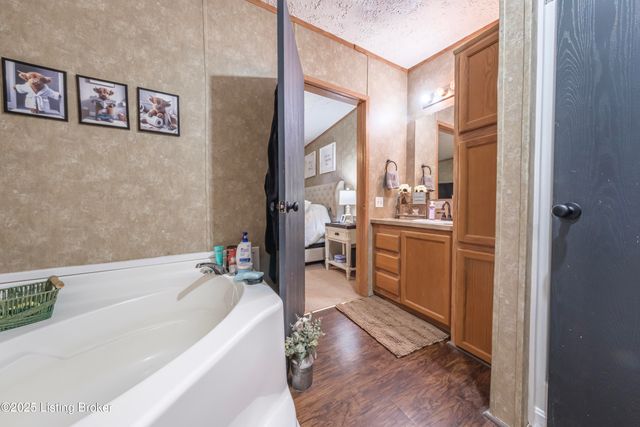 380 N Cave Springs Rd, Mcdaniels, KY 40152