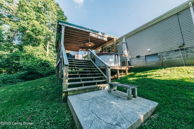 380 N Cave Springs Rd, Mcdaniels, KY 40152