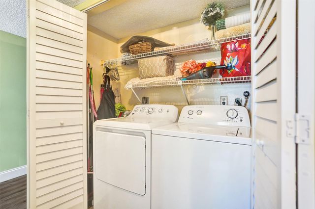 7689 Tahiti Ln 104, Lake Worth, FL 33467