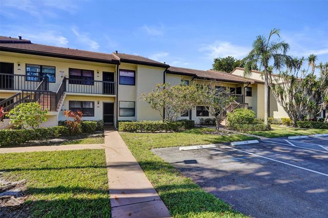 7689 Tahiti Ln 104, Lake Worth, FL 33467