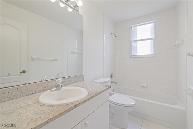 8207 Breton CIR, Fort Myers, FL 33912