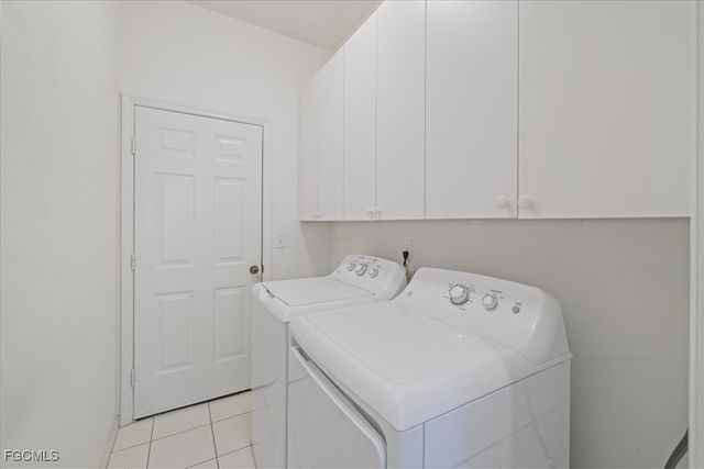 8207 Breton CIR, Fort Myers, FL 33912