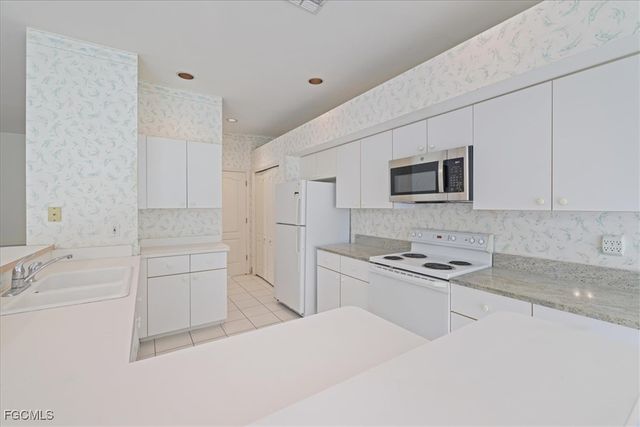 8207 Breton CIR, Fort Myers, FL 33912