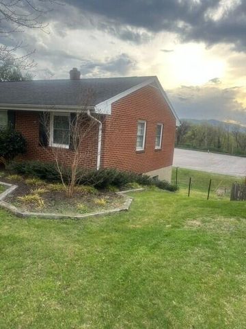 1832 Malvern RD SW, Roanoke, VA 24015