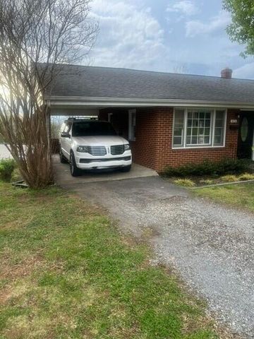 1832 Malvern RD SW, Roanoke, VA 24015