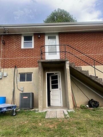 1832 Malvern RD SW, Roanoke, VA 24015