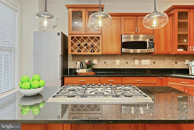 2613 S KENMORE CT, Arlington, VA 22206