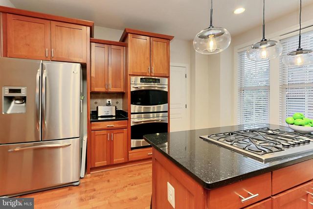 2613 S KENMORE CT, Arlington, VA 22206