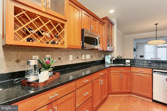 2613 S KENMORE CT, Arlington, VA 22206