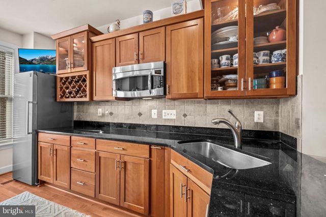 2613 S KENMORE CT, Arlington, VA 22206