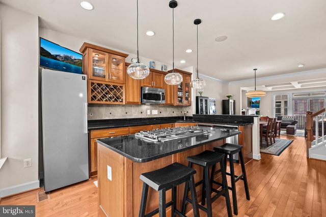 2613 S KENMORE CT, Arlington, VA 22206