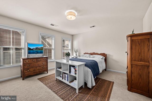 2613 S KENMORE CT, Arlington, VA 22206