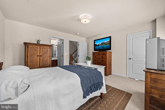 2613 S KENMORE CT, Arlington, VA 22206