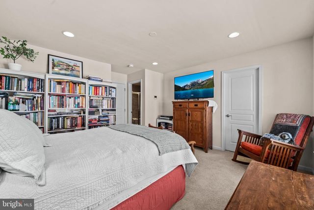 2613 S KENMORE CT, Arlington, VA 22206